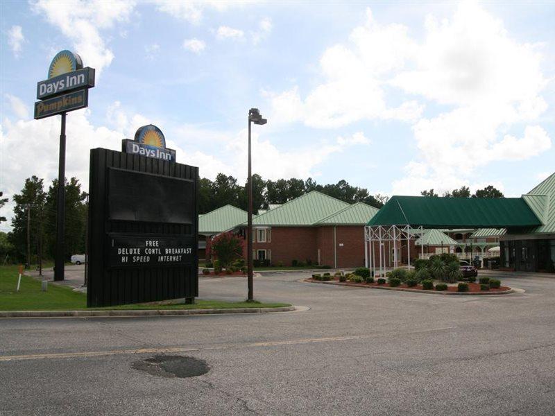 Days Inn By Wyndham Petersburg/South Fort Lee Exterior photo