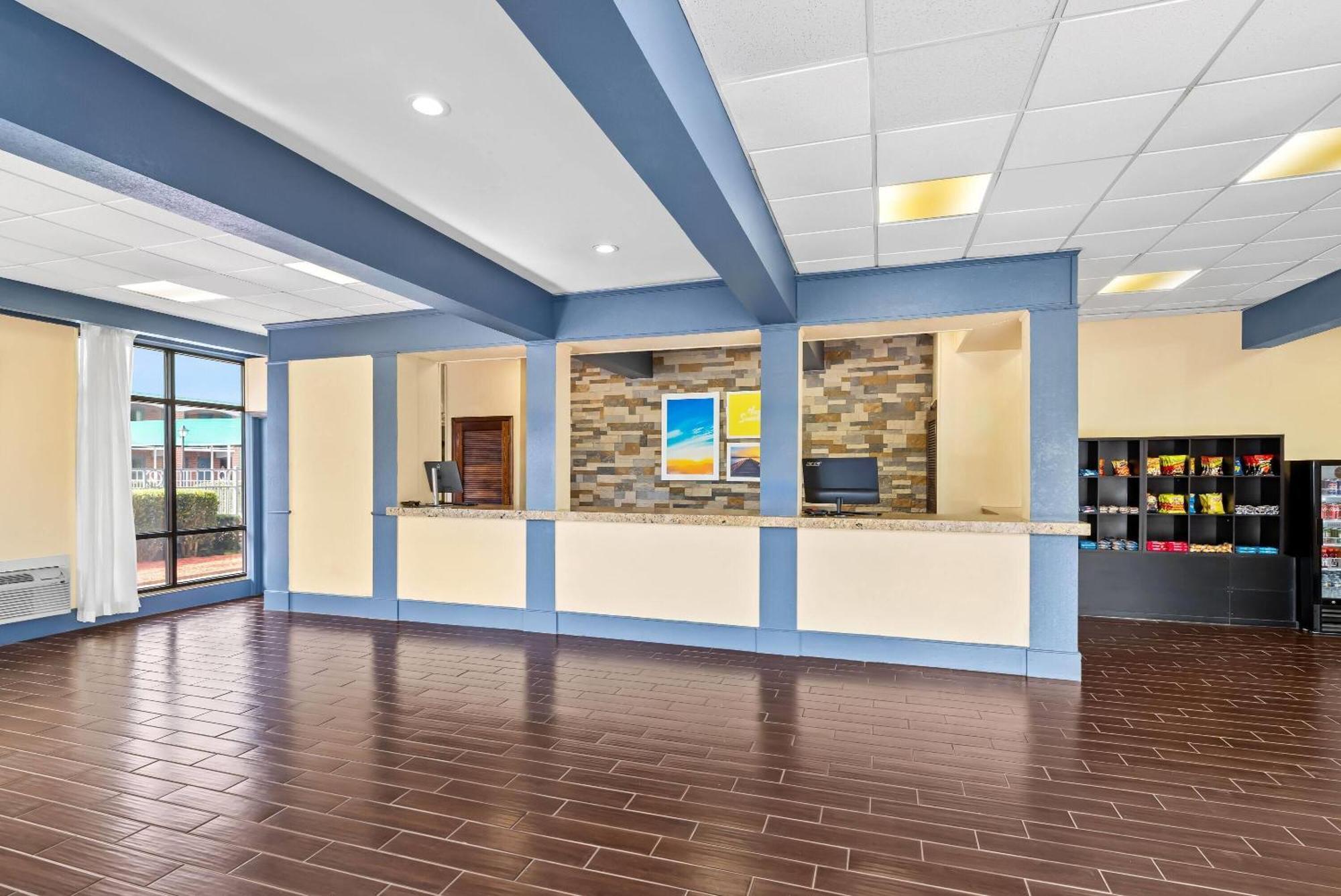 Days Inn By Wyndham Petersburg/South Fort Lee Exterior photo