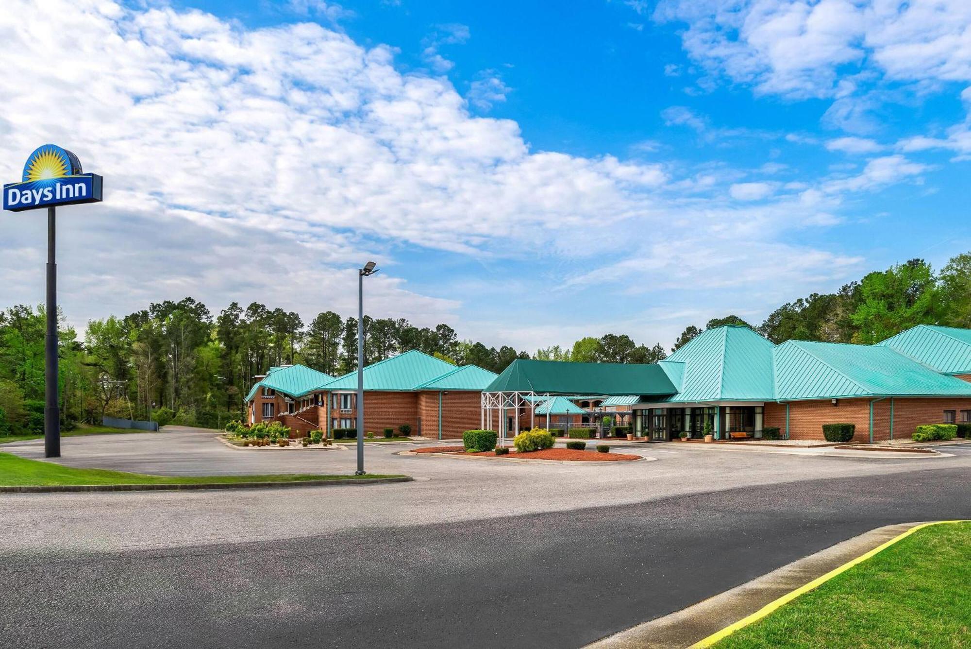 Days Inn By Wyndham Petersburg/South Fort Lee Exterior photo
